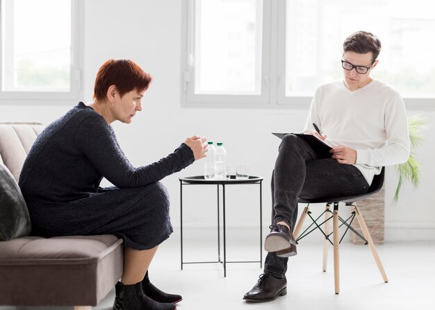 Jak indywidualne podejście wpływa na skuteczność terapii psychologicznej i psychiatrycznej?