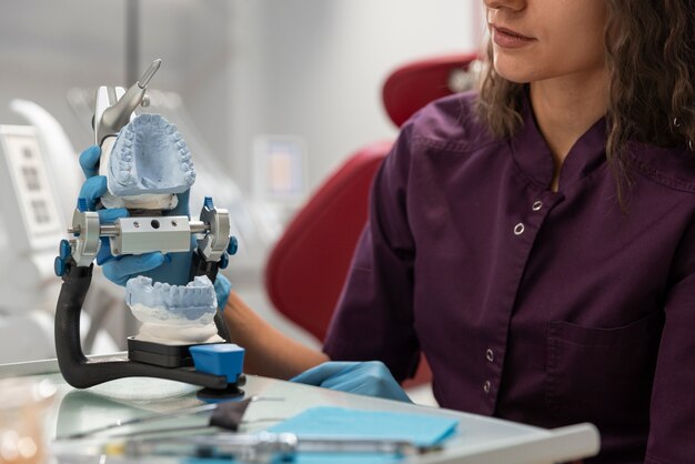 Innowacyjne metody wspomagania regeneracji tkanek w stomatologii